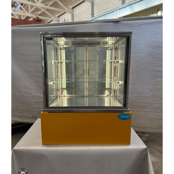 Кондитерская витрина KUM COLIBRI 600
